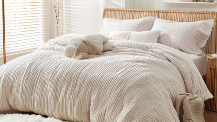 Brooklinen vs. Parachute: Which Are the Best Sheets?